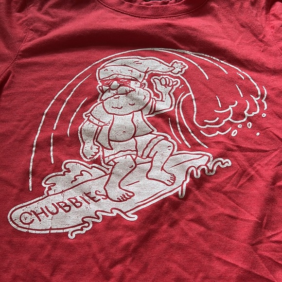Chubbies Boys Surfing Santa Short Sleeved Tee Shirt in Red - Size Medium - Picture 3 of 4